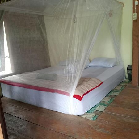 Landak River Guest House Only Trekking With Us Bukit Lawang Exteriör bild