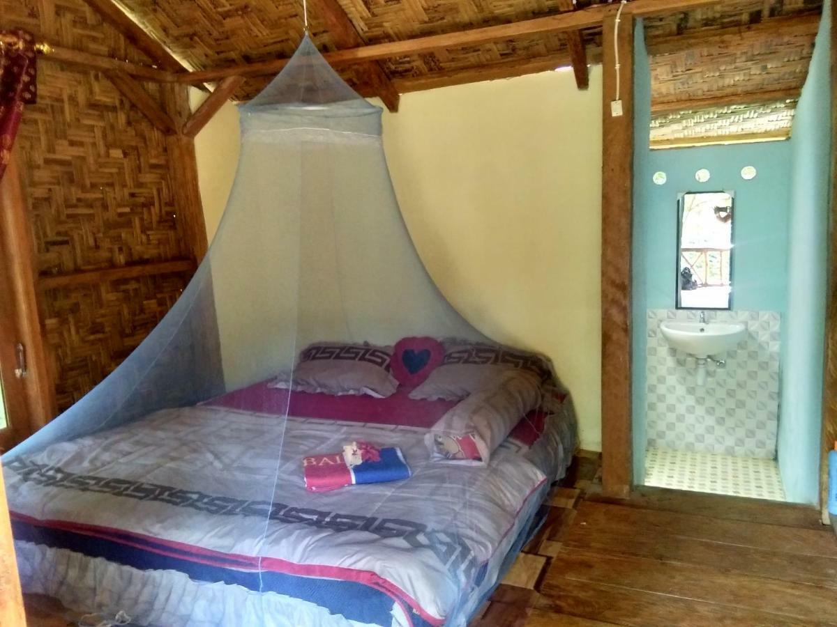 Landak River Guest House Only Trekking With Us Bukit Lawang Exteriör bild